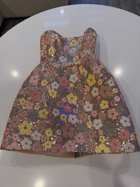 Bronx and Banco 🌸✨
Jasmine Maraya Strapless Mini Dress